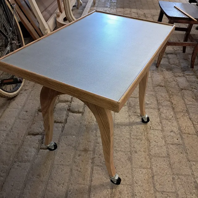 Petit table